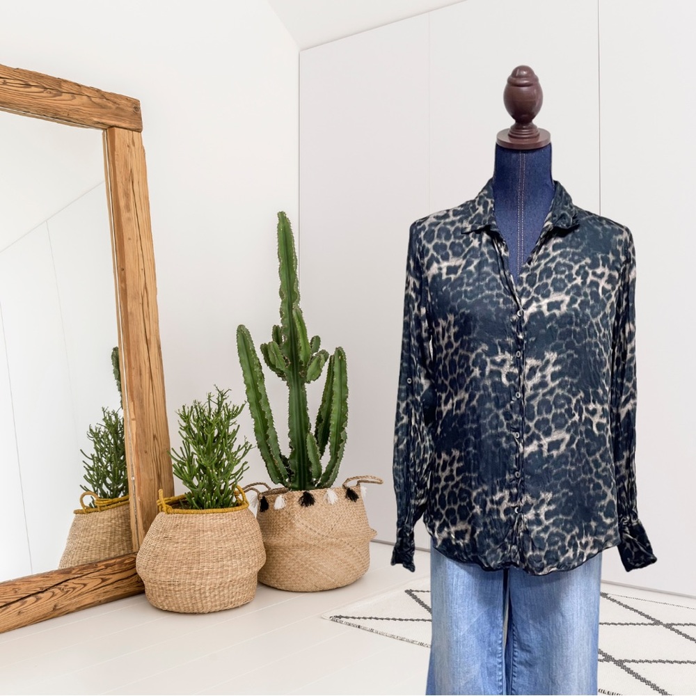 Cino Long Sleeve Leopard Button Down Shirt